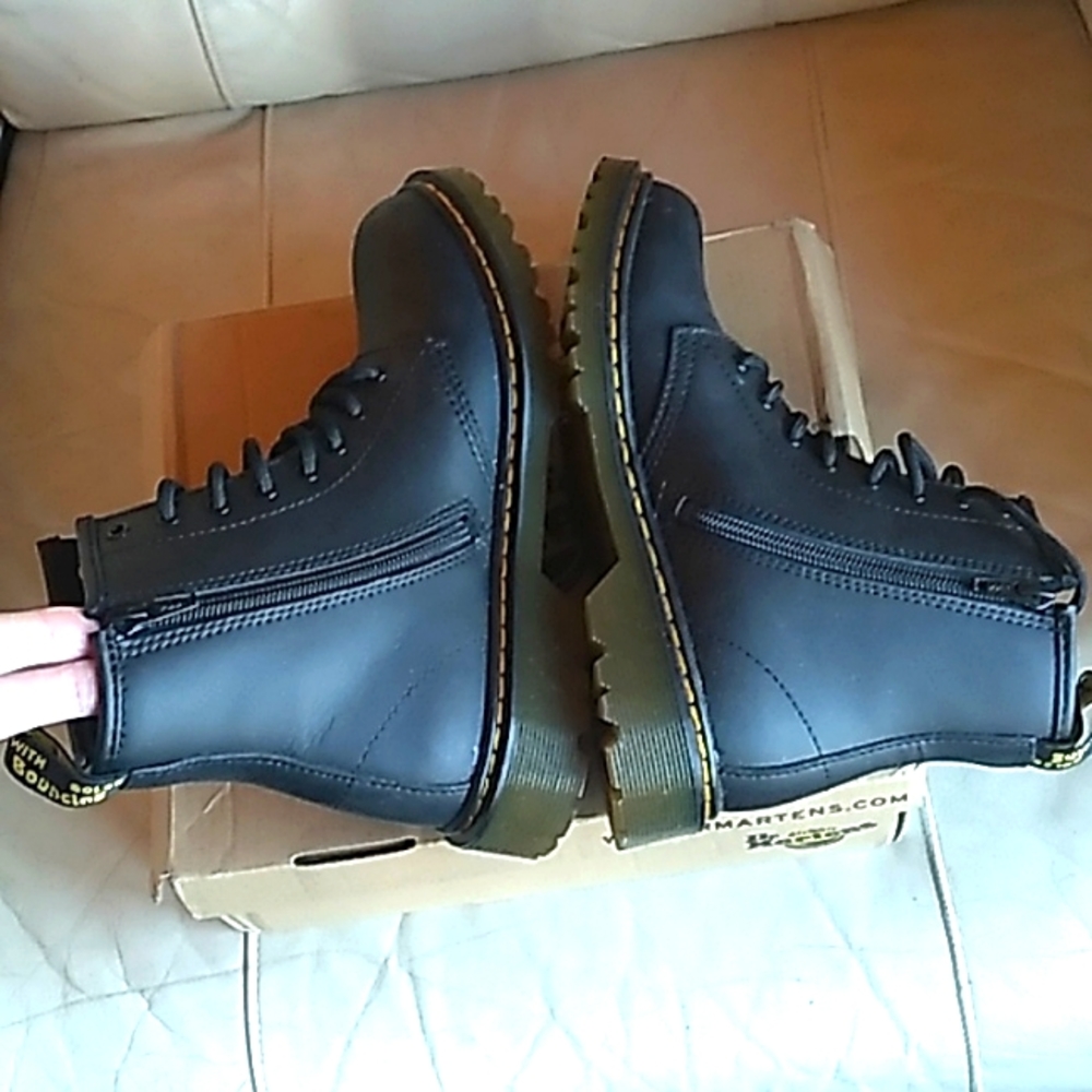 NIB Women's Dr. MARTENS Air Wair  black FLORAL Bloom K Hydro boots size 5 - Picture 4 of 10